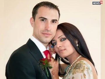 বিবাহবার্ষিকীর উপহার আনতে পোস্ট অফিসে গিয়েছিলেন অভিনেত্রী, সেখানেই পেলেন ডিভোর্স নোটিস বিবাহবার্ষিকীর উপহার আনতে পোস্ট অফিসে গিয়েছিলেন অভিনেত্রী, সেখানেই পেলেন ডিভোর্স নোটিস