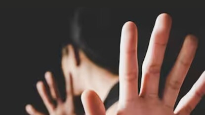 ৫ জন ফলো করে...হরিয়ানার ধাবায় গণ*ধ*র্ষ*ণের অভিযোগ! সিসিটিভিতে ধরা পড়ল নৃশংস কাণ্ড ৫ জন ফলো করে...হরিয়ানার ধাবায় গণ*ধ*র্ষ*ণের অভিযোগ! সিসিটিভিতে ধরা পড়ল নৃশংস কাণ্ড