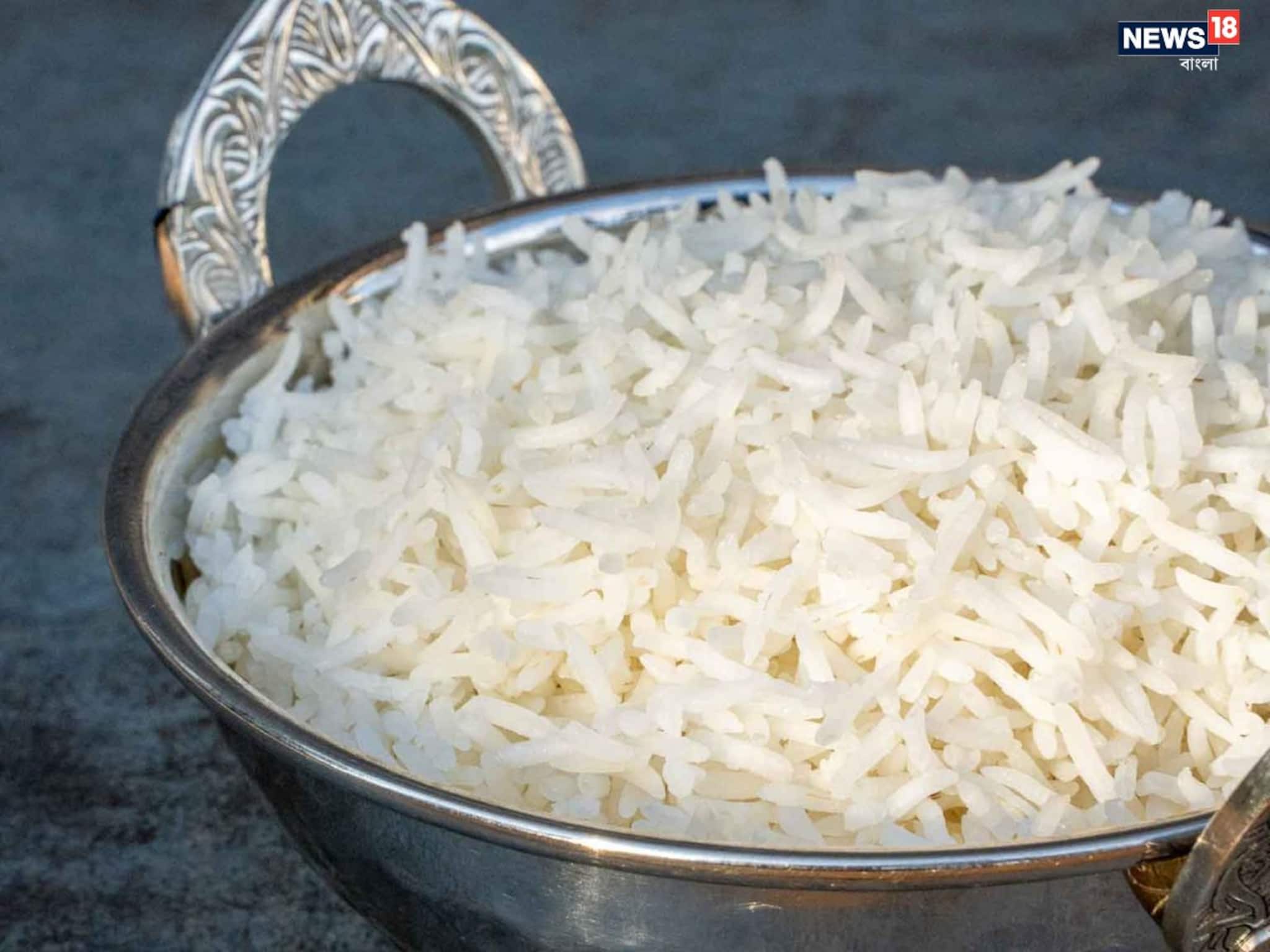 ভাত আঠালো হচ্ছে? শেফদের ‘সিক্রেট ফ্রিজার ট্রিক’-এ মিলবে ঝরেঝরে, হোটেলের মতো পারফেক্ট ভাত