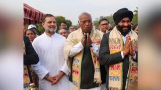 উত্তর-পূর্ব ভারতের ঐতিহ্যবাহী ‘গামোসা’ পরেননি রাহুল! রাষ্ট্রপতি ভবনের অনুষ্ঠানের পরেই বিতর্ক কংগ্রেস নেতা উত্তর-পূর্ব ভারতের ঐতিহ্যবাহী ‘গামোসা’ পরেননি রাহুল! রাষ্ট্রপতি ভবনের অনুষ্ঠানের পরেই বিতর্ক কংগ্রেস নেতা