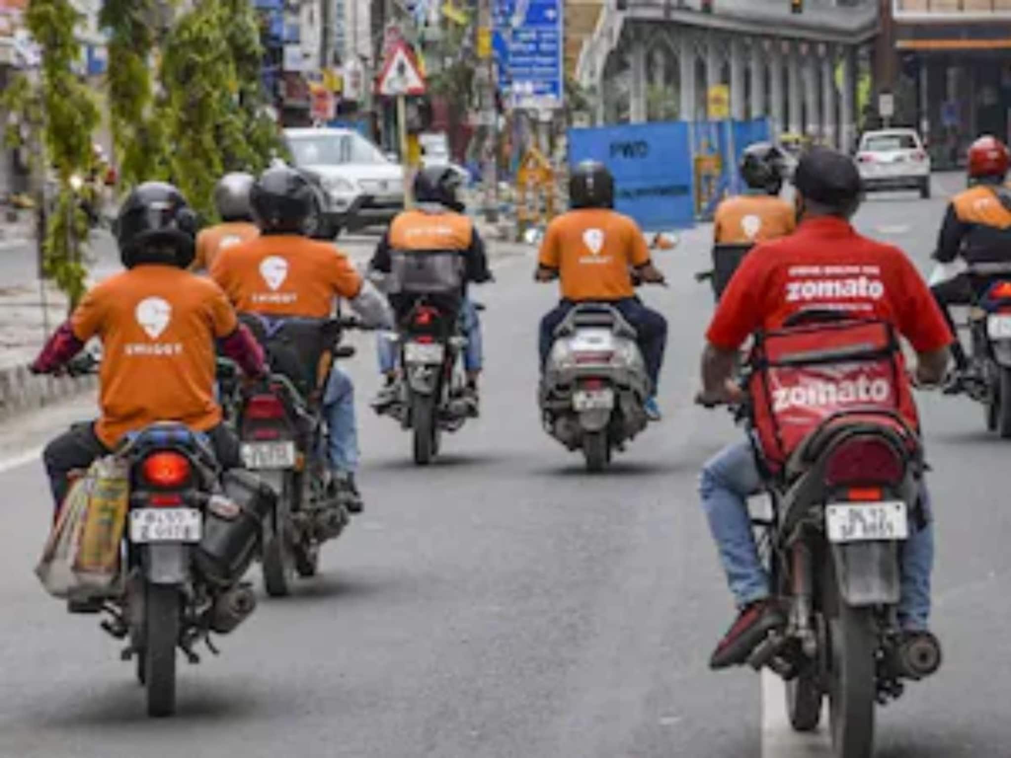 গিগ কর্মীদের জন্য সুখবর! ৯০ দিন কাজ করলে দিতে হবে সামাজিক সুরক্ষা, নয়া নিয়ম আনছে কেন্দ্র গিগ কর্মীদের জন্য সুখবর! ৯০ দিন কাজ করলে দিতে হবে সামাজিক সুরক্ষা, নয়া নিয়ম আনছে কেন্দ্র