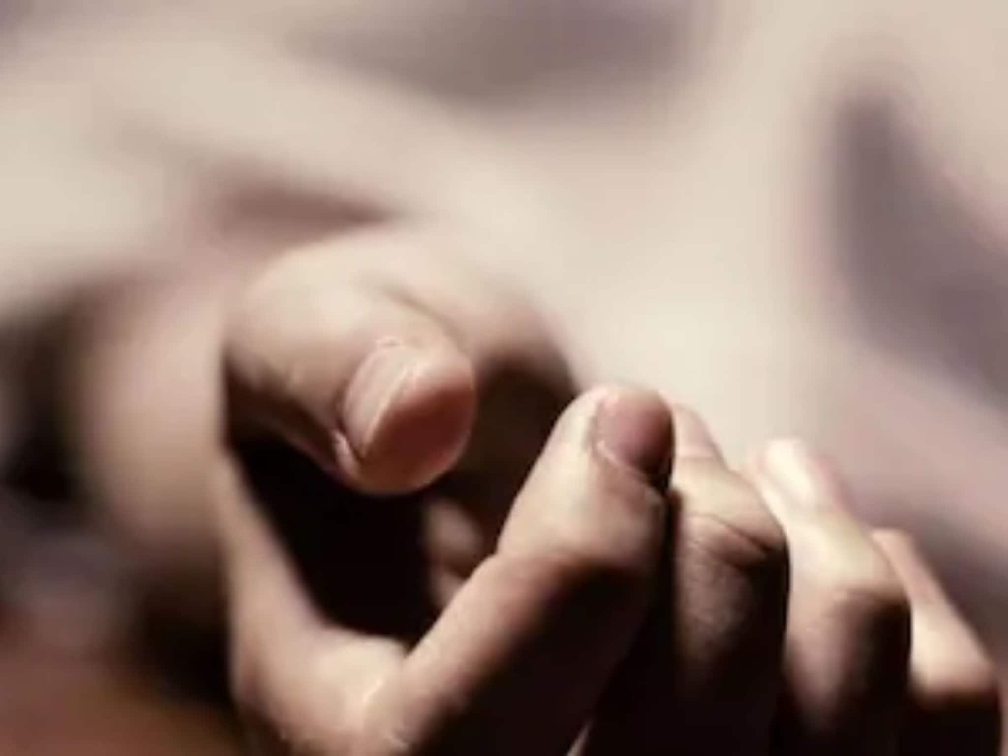 ক্যানসারে ভুগছিলেন...নির্মীয়মাণ বহুতল থেকে ঝাঁপ দিয়ে আ*ত্ম*ঘাতী বৃদ্ধা!