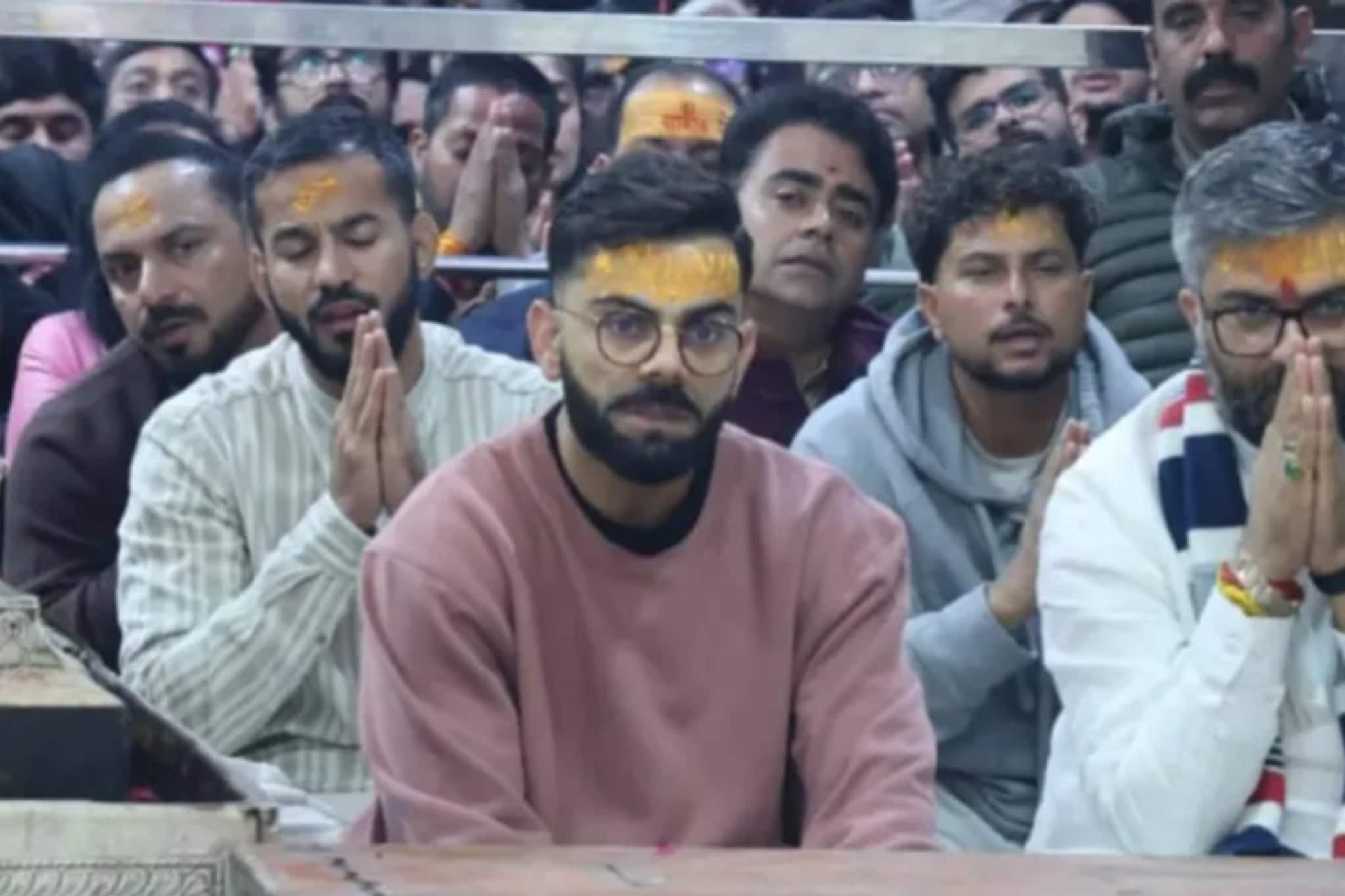 ফাইনাল ম্যাচের আগে মহাকালেশ্বর মন্দিরে কোহলি, 'জয় শিবা' ধ্বনি দিলেন বিরাট