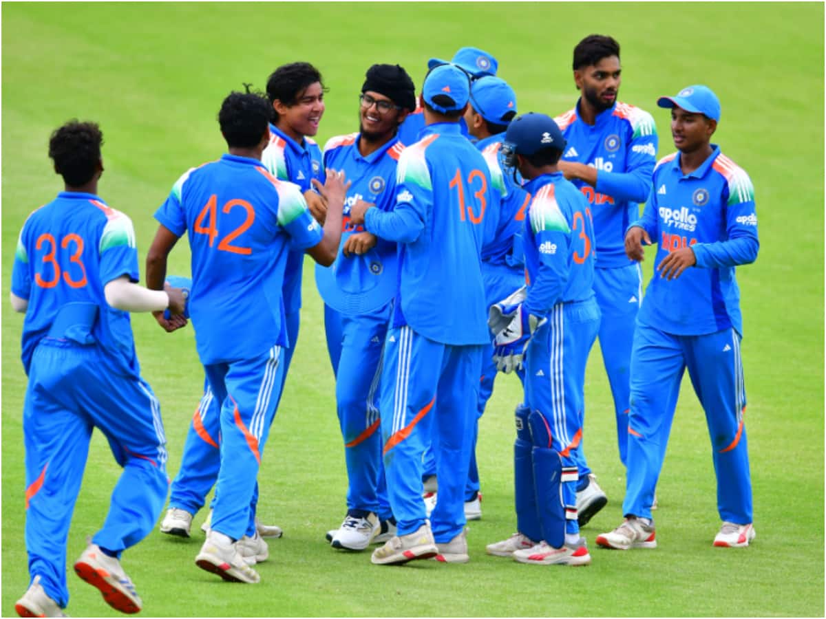 U19 World Cup Final: বৈভবের বিস্ফোরণে বিট্রিশদের ছিন্নভিন্ন করে ষষ্ঠবার বিশ্বচ্যাম্পিয়ন ভারত U19 World Cup Final: বৈভবের বিস্ফোরণে বিট্রিশদের ছিন্নভিন্ন করে ষষ্ঠবার বিশ্বচ্যাম্পিয়ন ভারত