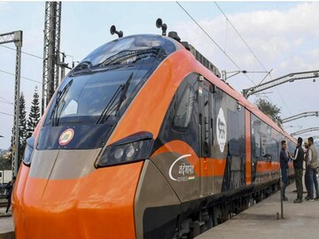 ২০২৭ সালের মধ্যেই ৩৫০ কিমি বেগে ছুটবে বন্দে ভারত! দেশের দ্রুততম ট্রেন নিয়ে বড় পরিকল্পনা