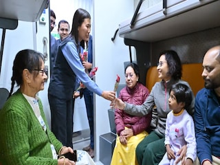 বন্দে ভারত স্লিপারে যাত্রা ঘিরে ব্যাপক উৎসাহ যাত্রীদের মধ্যে৷ 