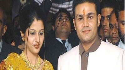 কলকাতা: তাঁর নামের আগে বসত ‘নজফগড়ের নবাব’ - খেতাব, ধামাকা ক্রিকেটের জন্ম ভারতে যার হাত ধরে সেই শেওয়াগ কদিন ধরেই গসিপ-গুঞ্জনের হেডলাইন হয়ে উঠেছেন৷  প্রাক্তন ভারতীয় ক্রিকেটার এবং ওপেনার বীরেন্দ্র শেওয়াগ এবং তাঁর স্ত্রী আরতি আহলাওয়াত৷ প্রায় ২০ বছরের দাম্পত্যের পর এবার তাঁরা সম্পর্কে টানছেন ইতি৷  দুই দশকেরও বেশি সময় ধরে বিবাহিত থাকার পর সোশ্যাল মিডিয়ায় বিবাহবিচ্ছেদের খবর প্রকাশের পর সকলেরই আগ্রহ চরমে৷