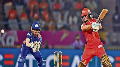 মুম্বইকে হারিয়ে ডব্লিউপিএলের প্লে অফে জায়গা করে নিল গুজরাত