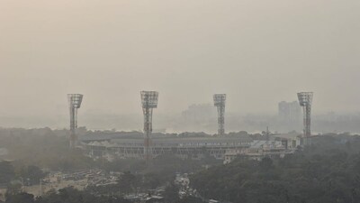 বুধবার এবং বৃহস্পতিবার হালকা বৃষ্টির সম্ভাবনা রয়েছে দার্জিলিঙে। দার্জিলিঙের পার্বত্য এলাকায় হতে পারে তুষারপাতও। কালিম্পঙেও বৃষ্টির সম্ভাবনা রয়েছে দু’দিন। হালকা বৃষ্টি হতে পারে জলপাইগুড়ি এবং আলিপুরদুয়ারেও। উত্তরবঙ্গ এবং দক্ষিণবঙ্গের সর্বত্রই রাতের তাপমাত্রায় আগামী সাত দিন বিশেষ হেরফের হবে না। এমনটাই জানিয়েছে আবহাওয়া দফতর ৷