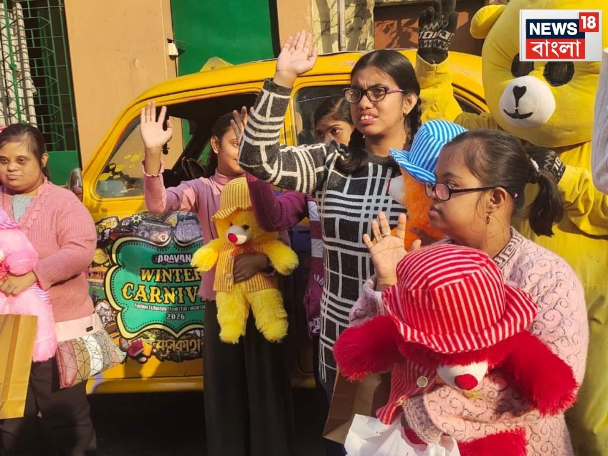 ট্যাক্সির উপর আঁকা হল ছবি, নতুন বছরের শুরুটা রং-তুলিতে মাতিয়ে দিল বিশেষভাবে সক্ষম শিশুরা