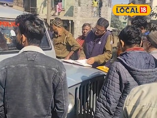 ঘটনাস্থলে পুলিশ