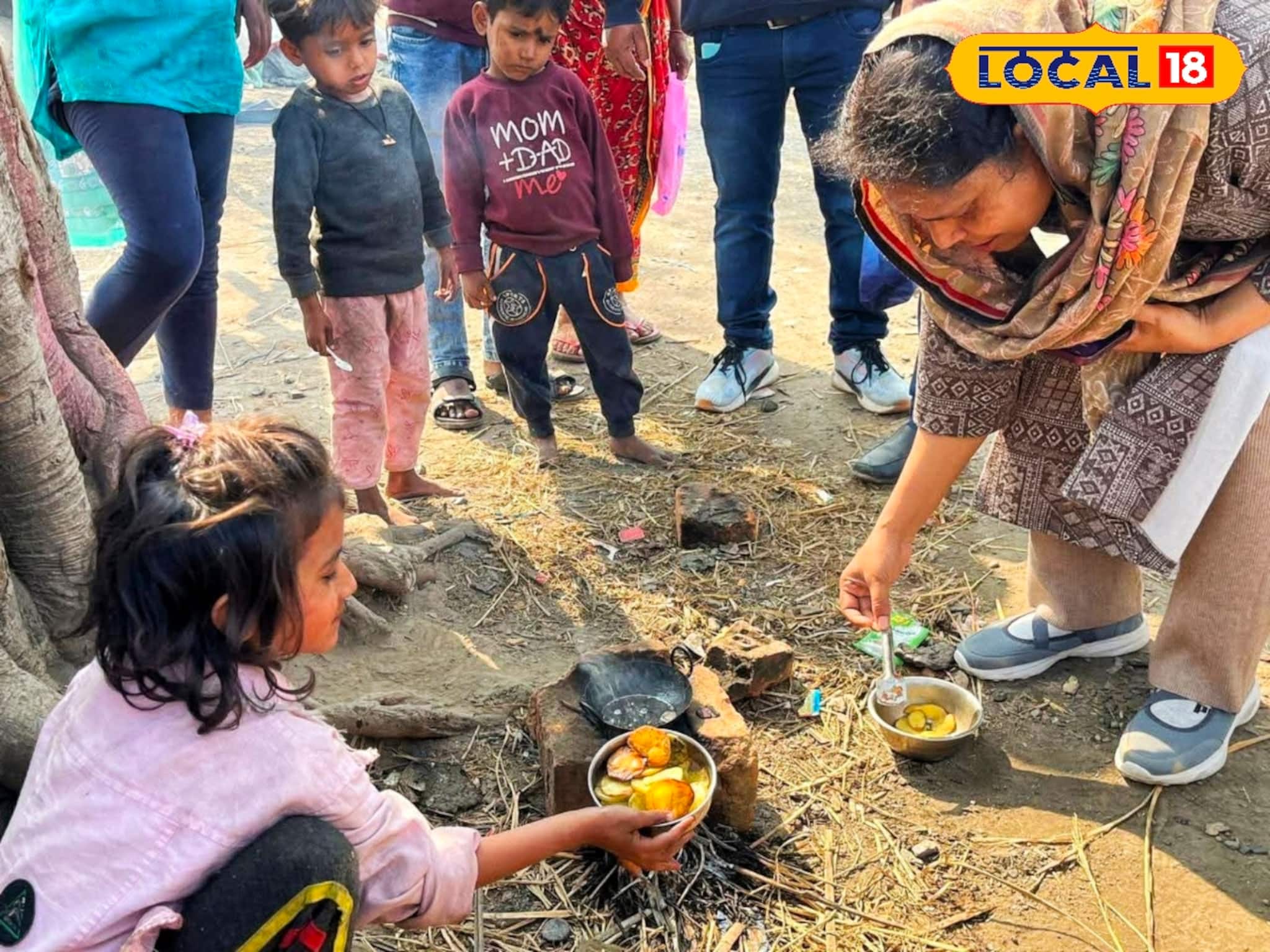 কনভয় থামিয়ে শিশুদের বনভোজনে সামিল স্বয়ং রাজ্যের মন্ত্রী, ফিরলেন নিজের শৈশবের স্মৃতিপথে