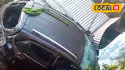 উল্টে যাওয়া গাড়ি