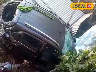 উল্টে যাওয়া গাড়ি