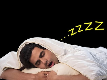 শীতের রাতে সঙ্গীর নাক ডাকার গর্জনে ঘুমের দফারফা? সহজ টোটকা জানুন! পালাবে নাক ডাকার সমস্যা!