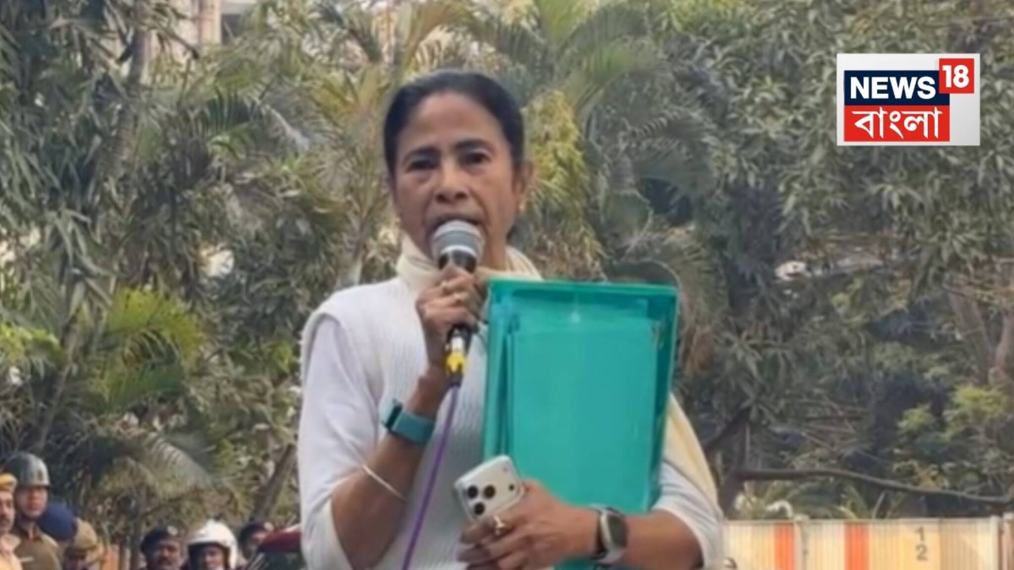 Mamata Banerjee: ‘তৃণমূলের প্রার্থিতালিকা, হার্ড ডিস্ক হাতাতে এসেছিল ইডি’, বিস্ফোরক অভিযোগ মমতার