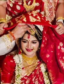 দ্বিতীয় বিয়ে মধুমিতার, লাল বেনারসিতে নায়িকা, মালা বদল থেকে সিঁদুরদান, হল সব রীতি