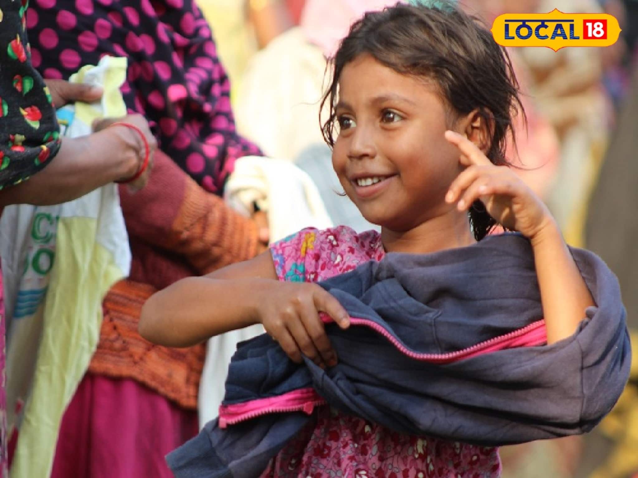 সরস্বতী পুজোর আগে দুঃস্থদের শীতবস্ত্র বিতরণ, জেলা পুলিশের উষ্ণ পরশে অসহায়দের মুখে হাসি