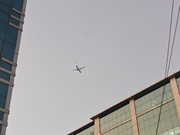 জাঁকিয়ে শীতের দোসর ঘন কুয়াশা, তবে চলতি সপ্তাহেই শীতের আমেজ শেষ, রাজ্যে ঠান্ডা কমবে কবে? জাঁকিয়ে শীতের দোসর ঘন কুয়াশা, তবে চলতি সপ্তাহেই শীতের আমেজ শেষ, রাজ্যে ঠান্ডা কমবে কবে?