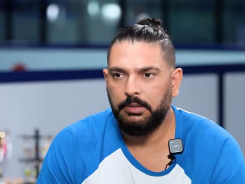 যুবরাজ সিং তাঁর পেশাদার কেরিয়ারের শেষ পর্যায়ে ক্রিকেট খেলা উপভোগ করছিলেন না ৷ এতটাই যে তিনি তাঁর এই খেলায় যুক্ত থাকার যৌক্তিকতা নিয়েই প্রশ্ন তুলতে শুরু করেছিলেন। যুবরাজকে ভারতের হয়ে সাদা বলের ক্রিকেট খেলা অন্যতম সেরা খেলোয়াড় হিসেবে গণ্য করা হয় এবং ২০০৭ সালের আইসিসি বিশ্ব টি-টোয়েন্টি এবং ২০১১ সালের ওয়ানডে বিশ্বকাপ জয়ে দলের জন্য তাঁর অবদান ছিল অত্যন্ত গুরুত্বপূর্ণ। যুবরাজ সিং তাঁর পেশাদার কেরিয়ারের শেষ পর্যায়ে ক্রিকেট খেলা উপভোগ করছিলেন না ৷ এতটাই যে তিনি তাঁর এই খেলায় যুক্ত থাকার যৌক্তিকতা নিয়েই প্রশ্ন তুলতে শুরু করেছিলেন। যুবরাজকে ভারতের হয়ে সাদা বলের ক্রিকেট খেলা অন্যতম সেরা খেলোয়াড় হিসেবে গণ্য করা হয় এবং ২০০৭ সালের আইসিসি বিশ্ব টি-টোয়েন্টি এবং ২০১১ সালের ওয়ানডে বিশ্বকাপ জয়ে দলের জন্য তাঁর অবদান ছিল অত্যন্ত গুরুত্বপূর্ণ।