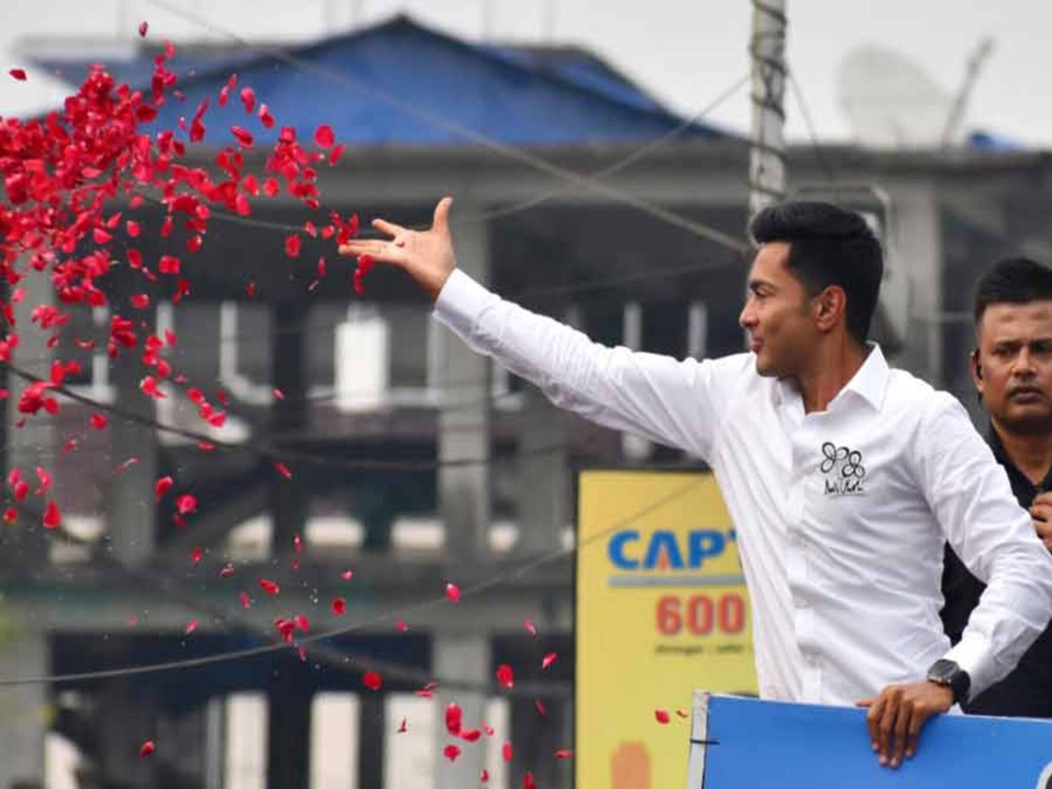 লক্ষ্মীর ভাণ্ডার নিয়ে বিজেপিকে চ্যালেঞ্জ অভিষেকের!কোন আসন জিততেই হবে, কর্মীদের দিলেন টাস্ক