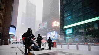 নিউইয়র্কে ভয়াবহ অবস্থা নিউইয়র্কে ভয়াবহ অবস্থা