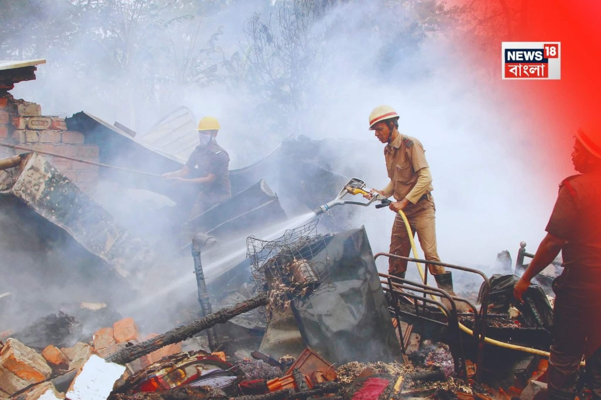 আনন্দপুরে জ্বলন্ত গোডাউন পেরিয়ে বেরোতে পারেননি কর্মীরা, বেরোনোর পথ না পেয়েই পরপর মৃত্যু