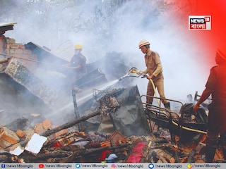 ভস্মীভূত নরেন্দ্রপুরের ডেকরেটর্সের অফিস-গোডাউন