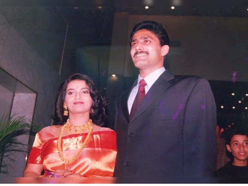 After so much discussion, as time went on, Chethana filed for divorce, and during the exhausting legal battle, Anil Kumble stood by her like a pillar every step of the way. Although Anil fell in love with Chethana from the moment he saw her for the first time, the star spinner never thought of exploiting her, only standing by her side.