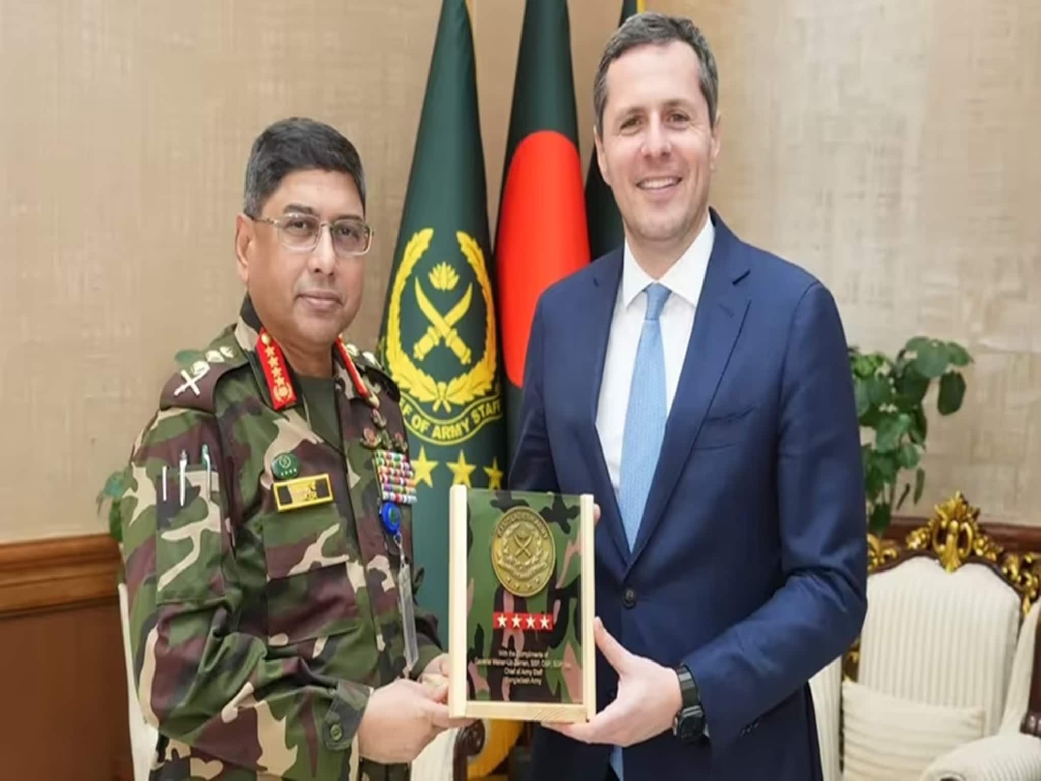 ভারতের বন্ধু দেশের সঙ্গে বৈঠকে বাংলাদেশের সেনাপ্রধান! কী ছক কষছেন ইউনূসরা?