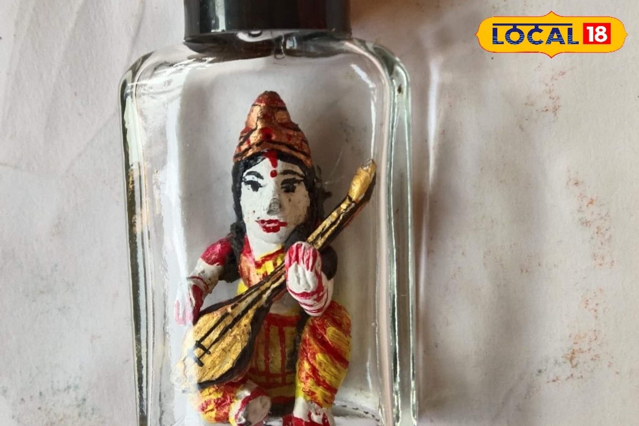 মা ঘরে থাকবে সারাবছর, জলে দিলেও গলবে না! বাঁকুড়ার শিল্পীর ‘অ্যান্টি বিসর্জন’ ভাবনায় চমক মা ঘরে থাকবে সারাবছর, জলে দিলেও গলবে না! বাঁকুড়ার শিল্পীর ‘অ্যান্টি বিসর্জন’ ভাবনায় চমক