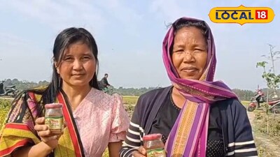 মধু হাতে মহিলারা