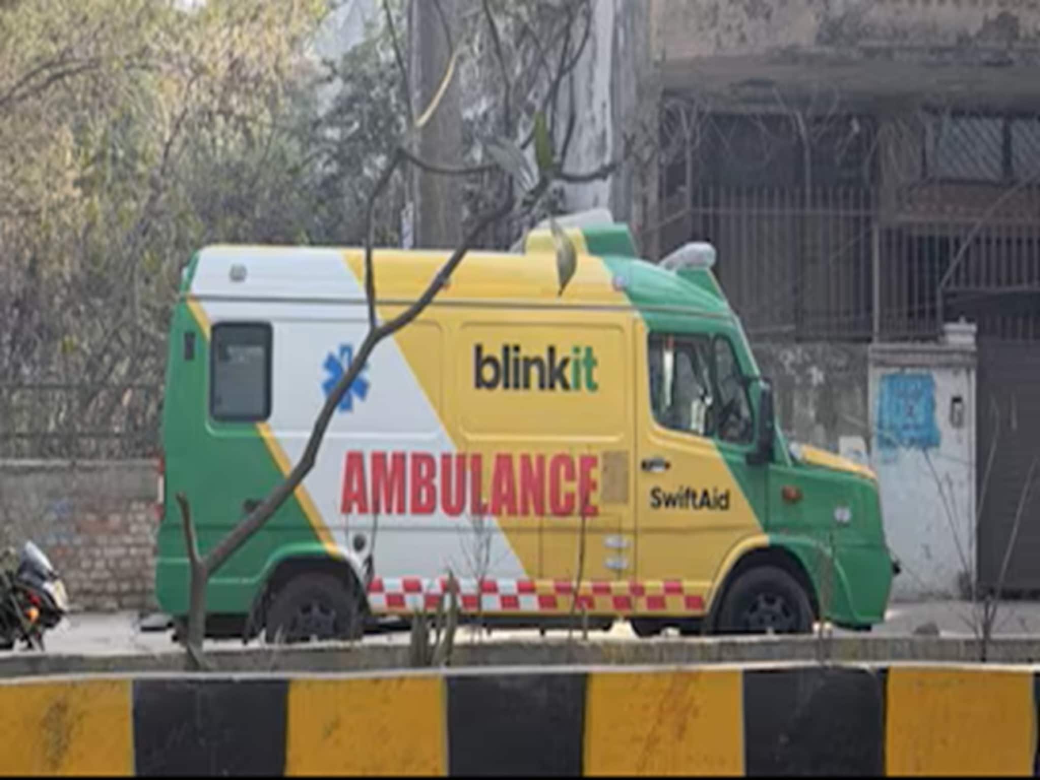 'জ্ঞান ফিরছিল না দিদিমার!' ৬ মিনিটে অ্যাম্বুলেন্স পরিষেবা বাঁচাল প্রাণ! দিল্লির যুবকের ঘটন