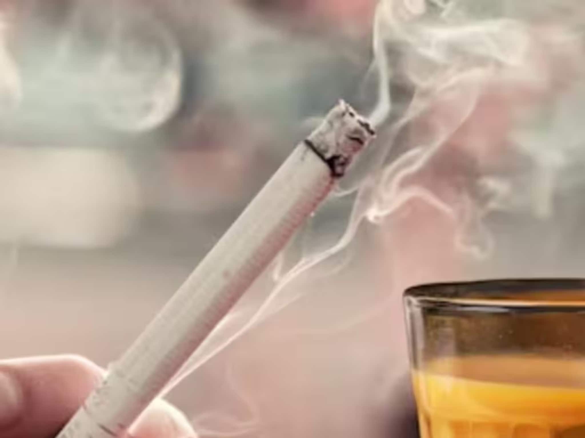 খুবই চাপ, যাক ফসফস করে দুটো সিগারেট খেয়ে নিই, ব্যস শান্তি, সত্যিটা জানলে আর কী খেতে পারবে