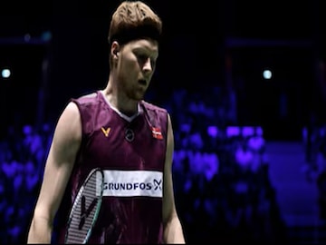 নাম তুলে নিলেন এই তারকা নাম তুলে নিলেন এই তারকা