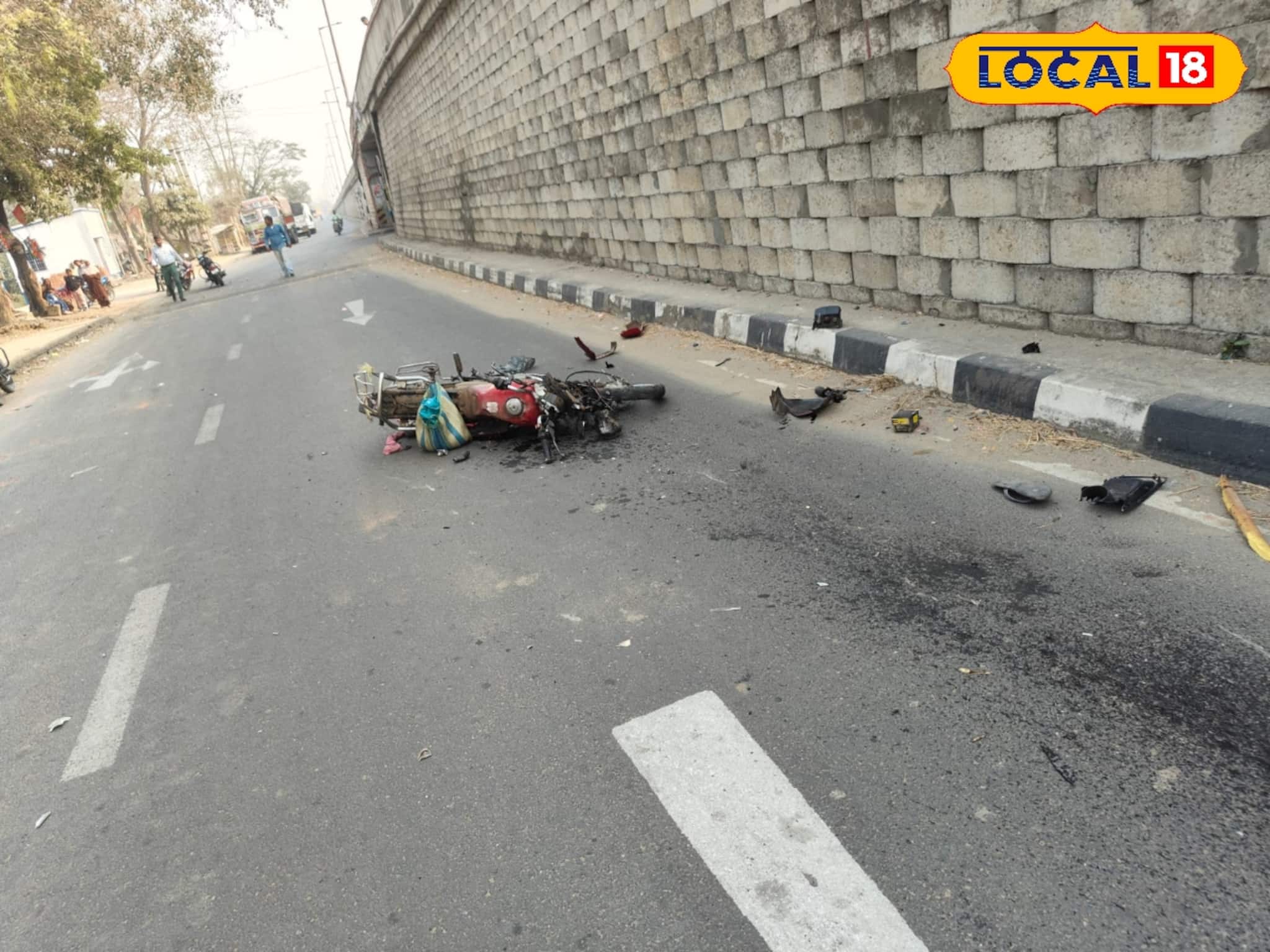 ফ্লাইওভারের গার্ডওয়াল টপকে সোজা নিচে পড়ল বাইক, ধাক্কা মেরে উল্টে গেল চারচাকা!