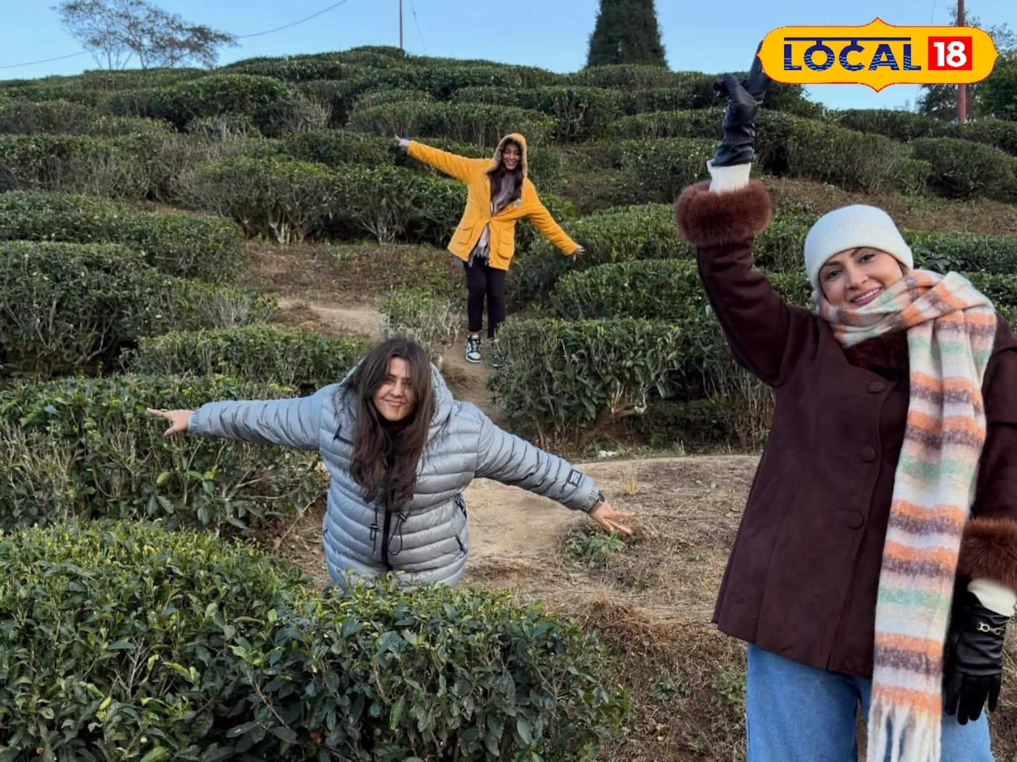 পাহাড়ের টানে দার্জিলিংয়ে একতা কাপুর, উর্বশী ঢোলাকিয়া! চুটিয়ে করলেন উপভোগ, দেখুন ছবিতে