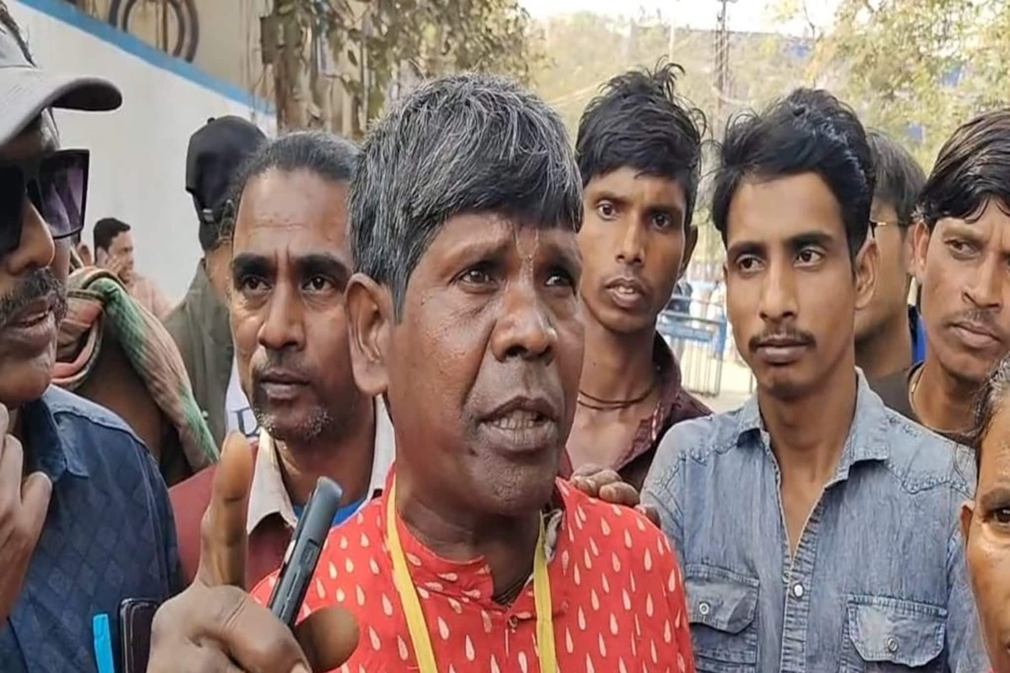 '' বীরভূমকে কে চেনাইল?...'' জেলাশাসকের দফতরে বিক্ষোভ কর্মসূচিতে 'বাদাম কাকু'