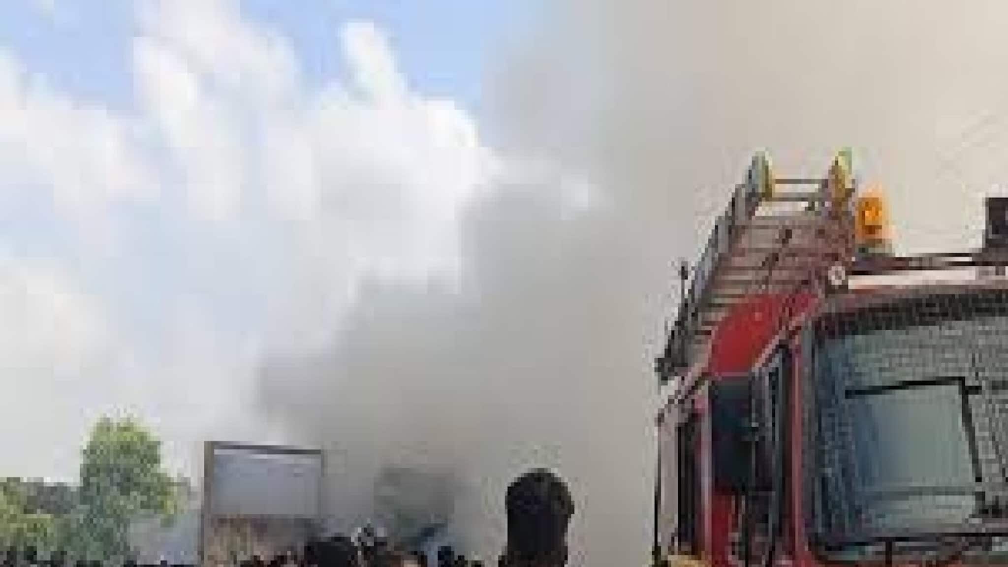 Bangla News: দিনহাটা দুর্গানগরে কারখানায় আগুন, কীভাবে? তদন্তে পুলিশ-দমকল