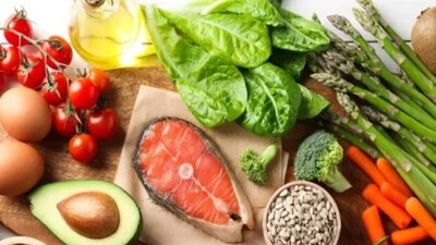 खाली पेट भूलकर भी न खाएं ये 4 चीजें: विशेषज्ञ ने दी सुबह की आदतों पर चेतावनी.