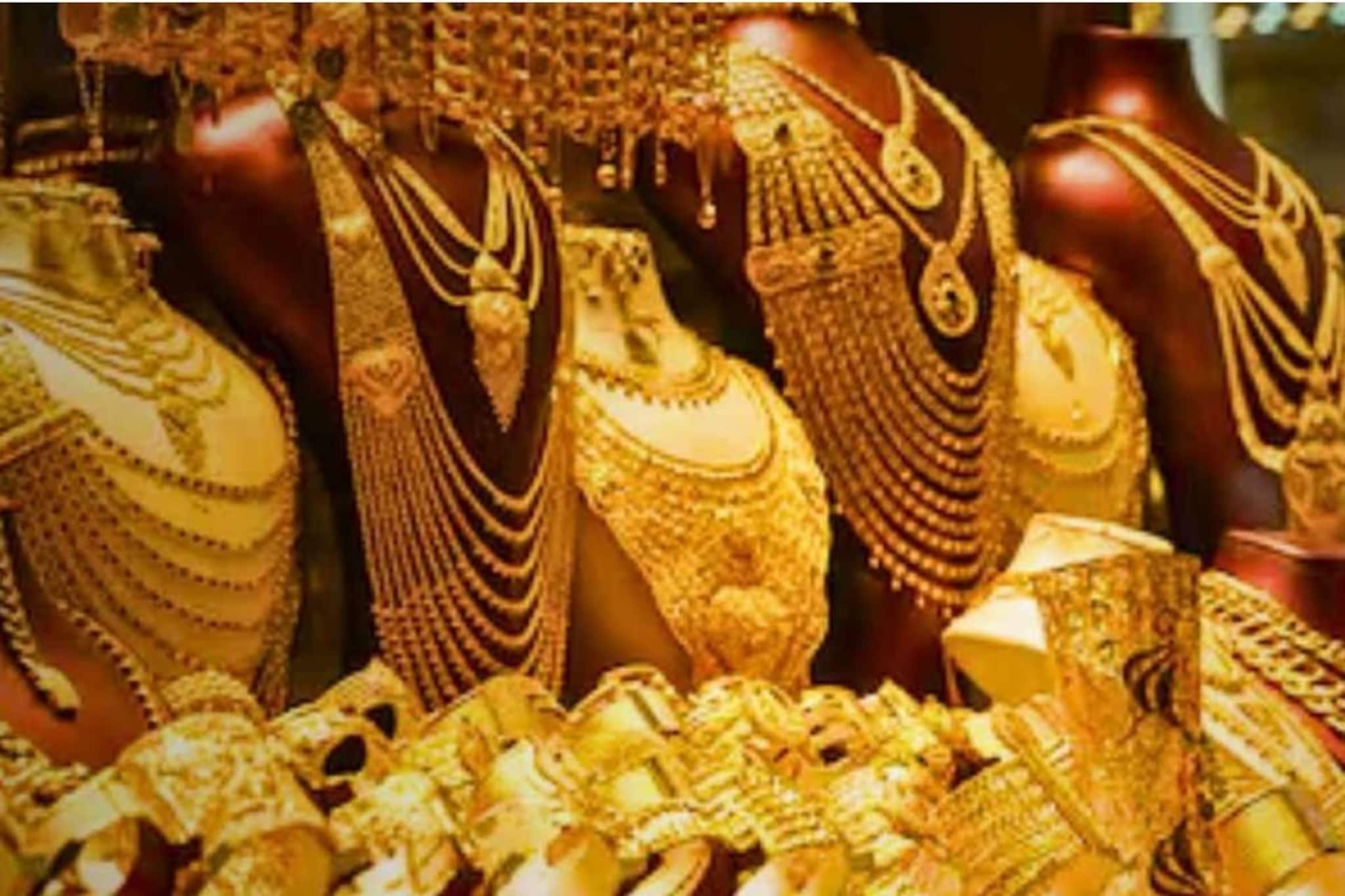 স্টেট ব্যাঙ্কের লকার থেকে উধাও দেড় কোটি টাকার গয়না! তদন্তে নেমে অন্য সূত্র পেল পুুলিশ