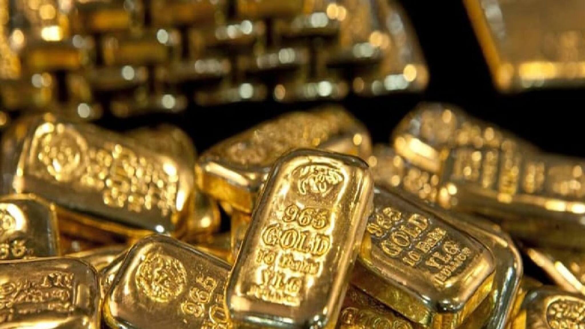 Gold price fall: মুখ থুবড়ে পড়ল সোনার দাম! ফ্রান্স-ব্রিটেনের GDP-র সমান টাকা মুছে গেল মুহূর্তে! আরও সস্তা হবে হলুদ ধাতু?