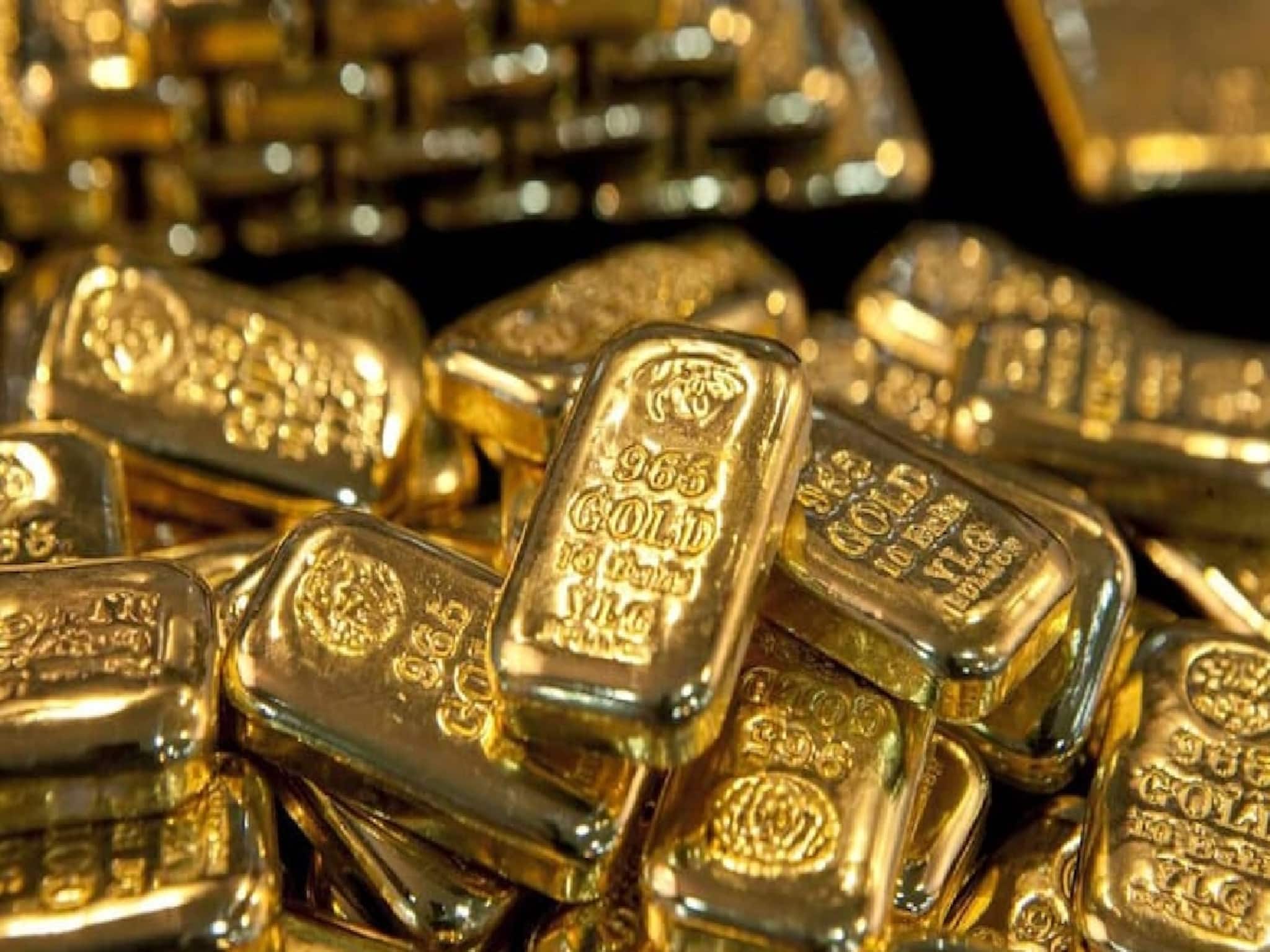 মুখ থুবড়ে পড়ল সোনার দাম! ফ্রান্স-ব্রিটেনের GDP-র সমান টাকা মুছল মুহূর্তে! আরও সস্তা হবে?