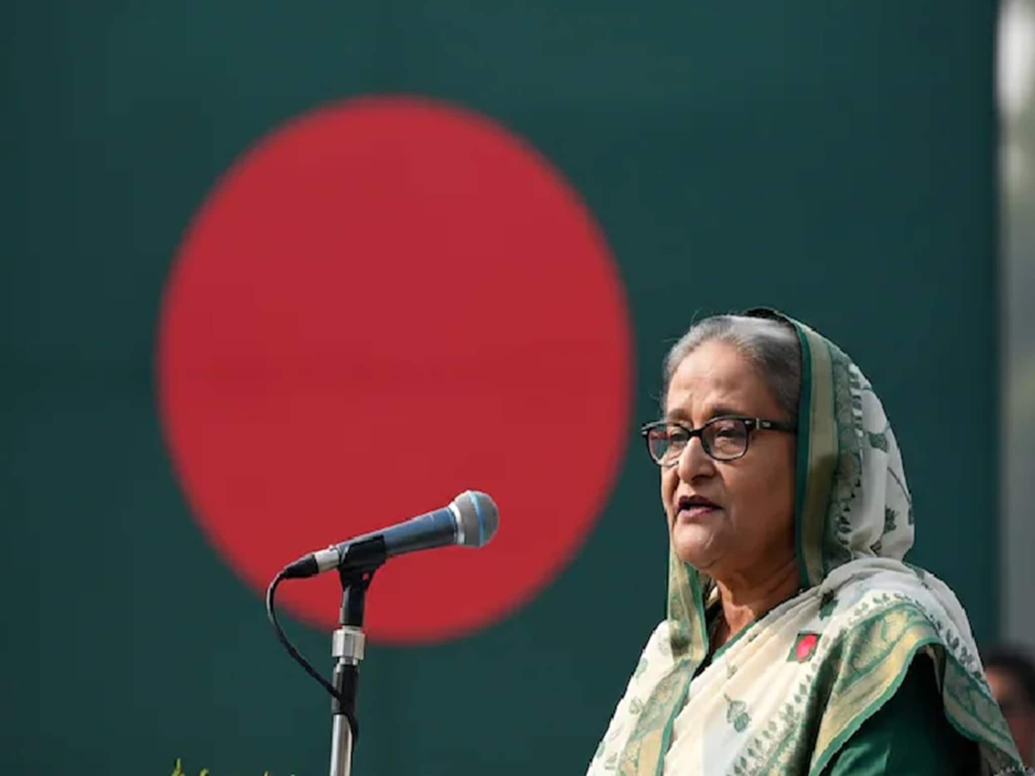 'সুদখোর, খুনি, ডাকাত, বিশ্বাসঘাতক!' ইউনূসকে তীব্র আক্রমণ হাসিনার, ভোটের আগেই ঘুরবে খেলা? 'সুদখোর, খুনি, ডাকাত, বিশ্বাসঘাতক!' ইউনূসকে তীব্র আক্রমণ হাসিনার, ভোটের আগেই ঘুরবে খেলা?