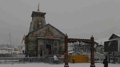 বরফে ঢাকল কাশ্মীর থেকে উত্তরাখণ্ড