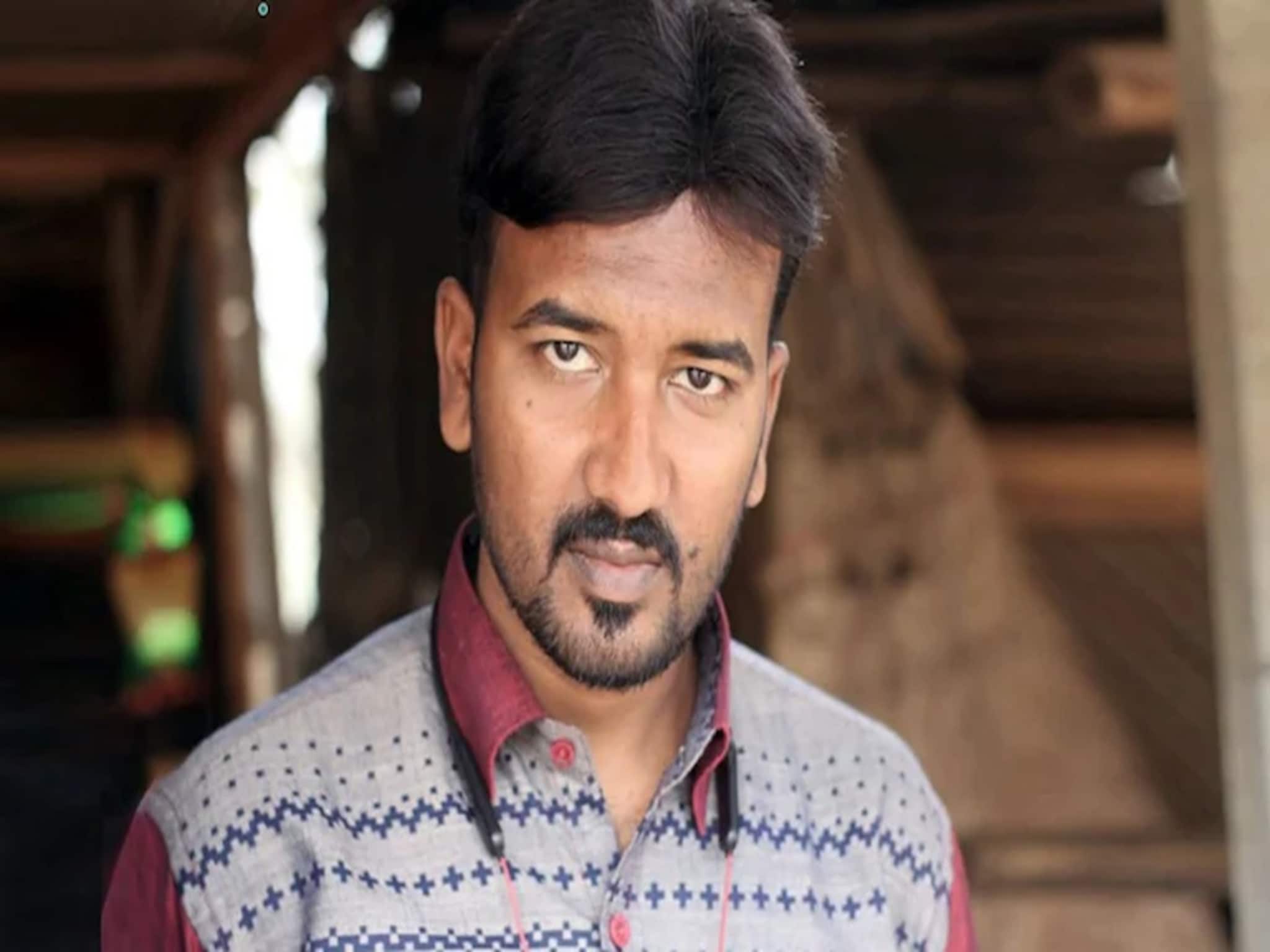 বাংলাদেশে ফের সংখ্যালঘু যুবককে গুলি করে খুন! জনবহুল বাজারে পরপর গুলি, লুটিয়ে পড়ল রানা বাংলাদেশে ফের সংখ্যালঘু যুবককে গুলি করে খুন! জনবহুল বাজারে পরপর গুলি, লুটিয়ে পড়ল রানা