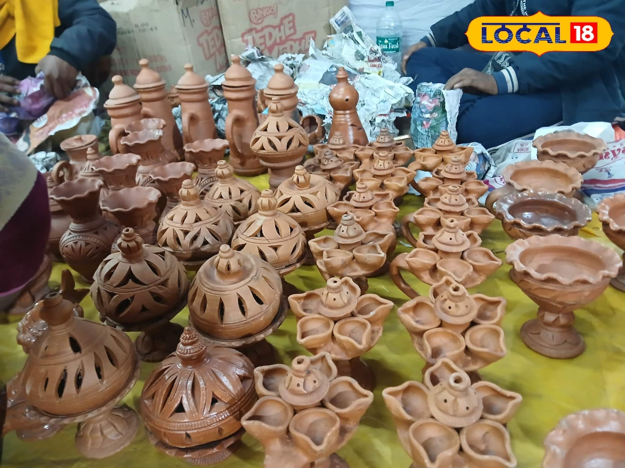 ঘর সাজাতে নতুন ট্রেন্ড, বাজারে ঝড় তুলছে অভিনব মাটির সামগ্রী! দাম শুনে খুশিতে লাফাবেন