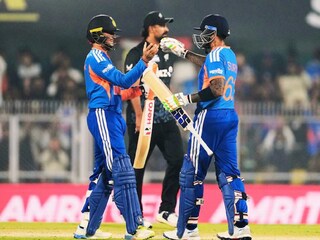 অভিষেক শর্মার ৬ বলের ইনিংস  ঘুরিয়ে দিল ম্যাচের মোড়