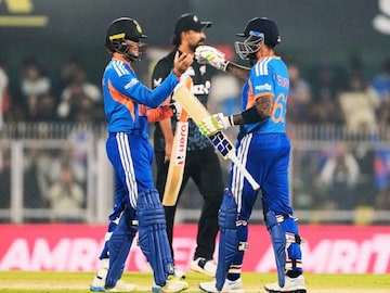 দলের বাইরে ৩ মহাতারকা! চতুর্থ ম্যাচে ভারতের একাদশে বড় বদল! কারা পাবে সুযোগ? মহাচমক! দলের বাইরে ৩ মহাতারকা! চতুর্থ ম্যাচে ভারতের একাদশে বড় বদল! কারা পাবে সুযোগ? মহাচমক!