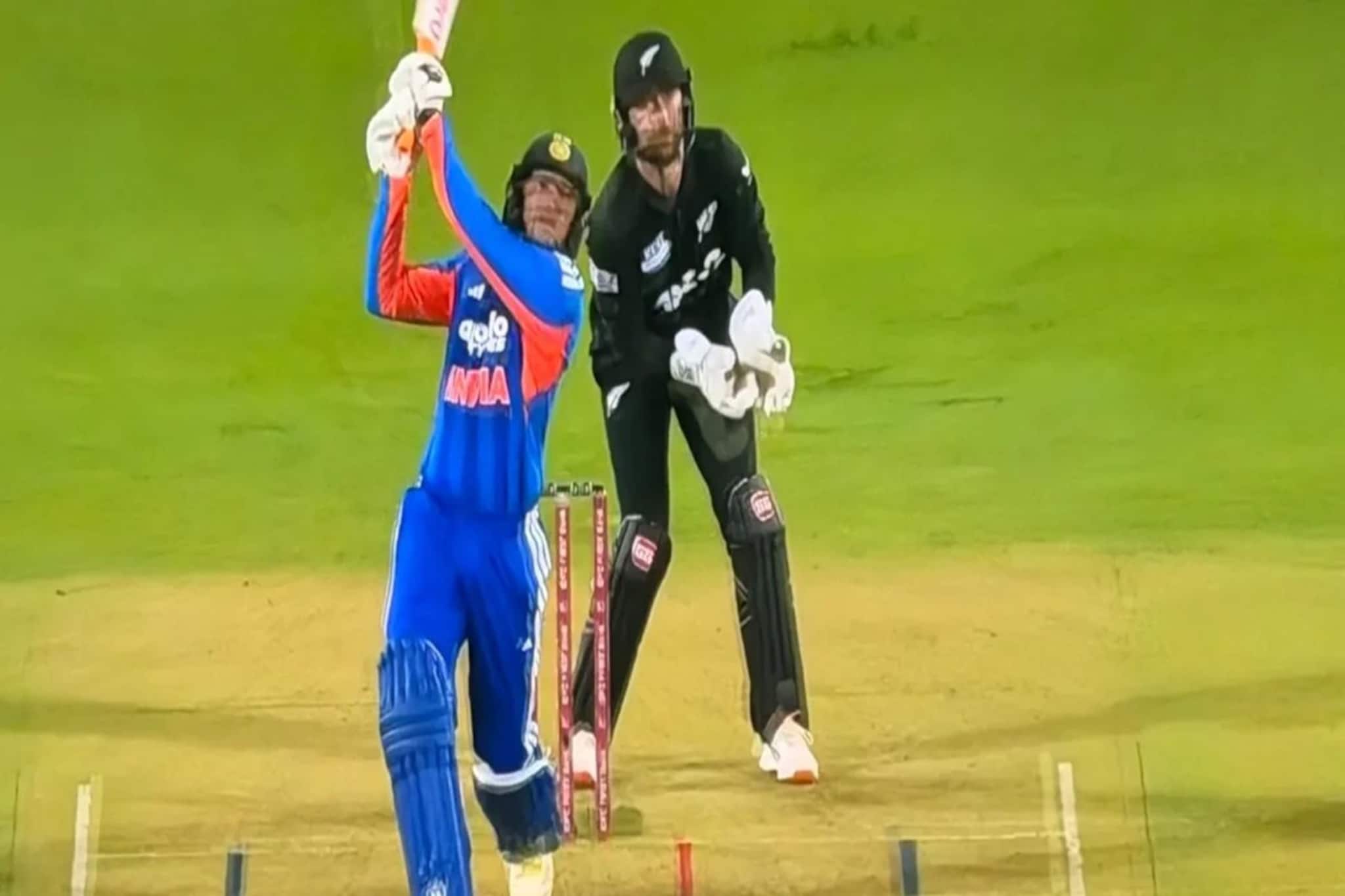 জোড়া হাফ সেঞ্চুরি অভিষেক-সূর্যকুমারের! গুয়াহাটিতে কিউয়িদের হারিয়ে সিরিজ জয় ভারতের